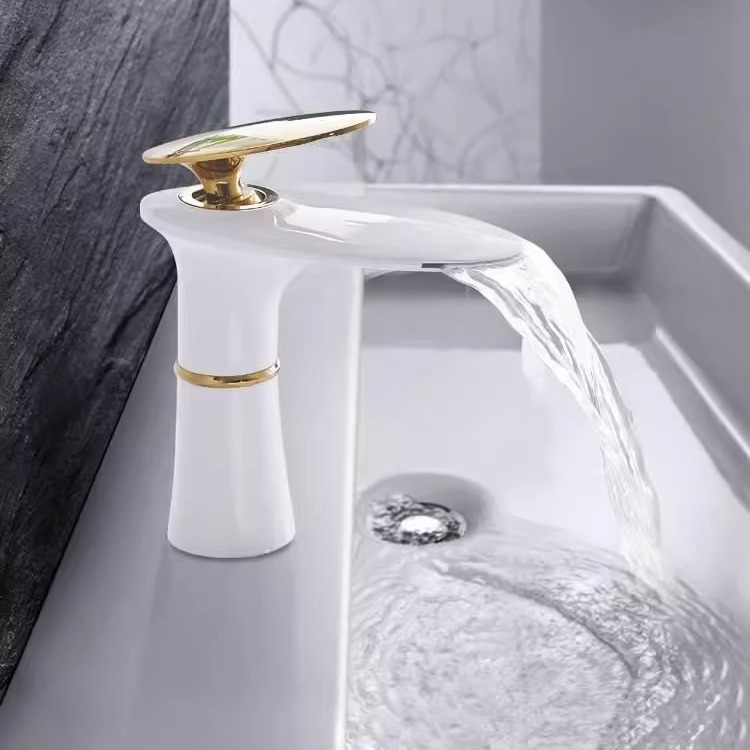 Rubinetto per lavabo a cascata - Home Hardware Bathroom Sinks recensione e prezzo